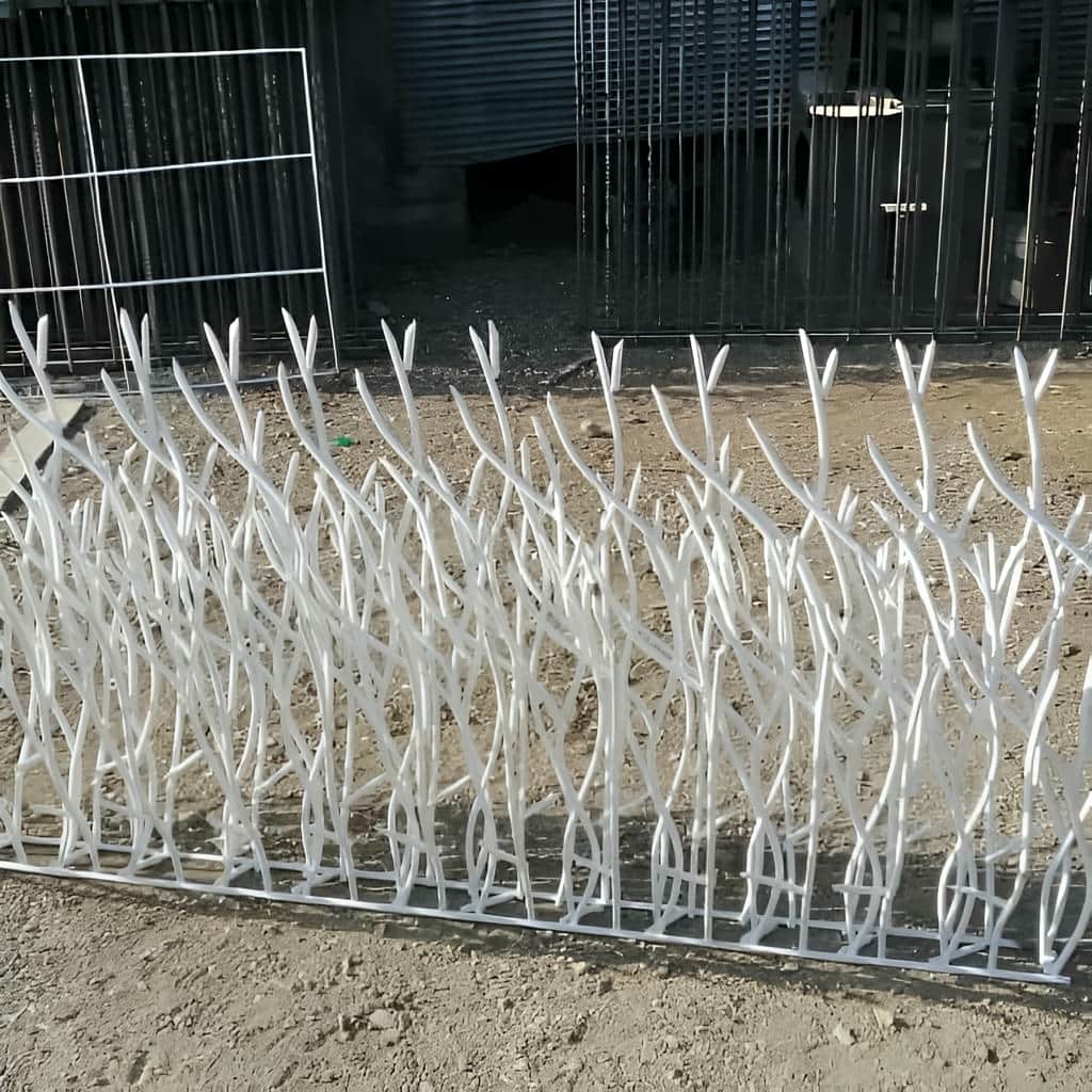نمونه نصب حفاظ بوته ای تراکم ۶۷ روی دیوار مرتفع