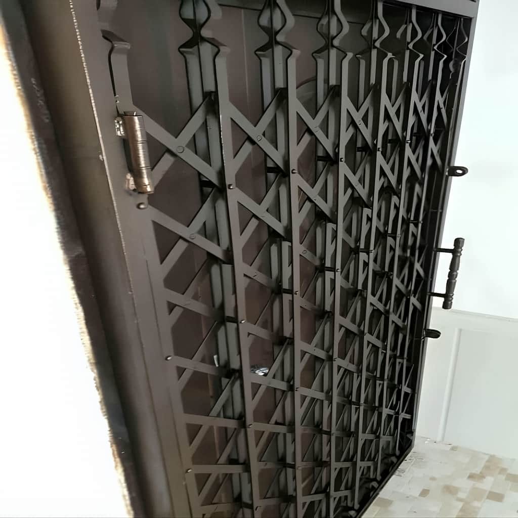 فروش درب آکاردئونی حفاظ آپارتمان پنجگل در فیروزکوه | سهند حفاظ فروش درب آکاردئونی حفاظ آپارتمان پنجگل در فیروزکوه