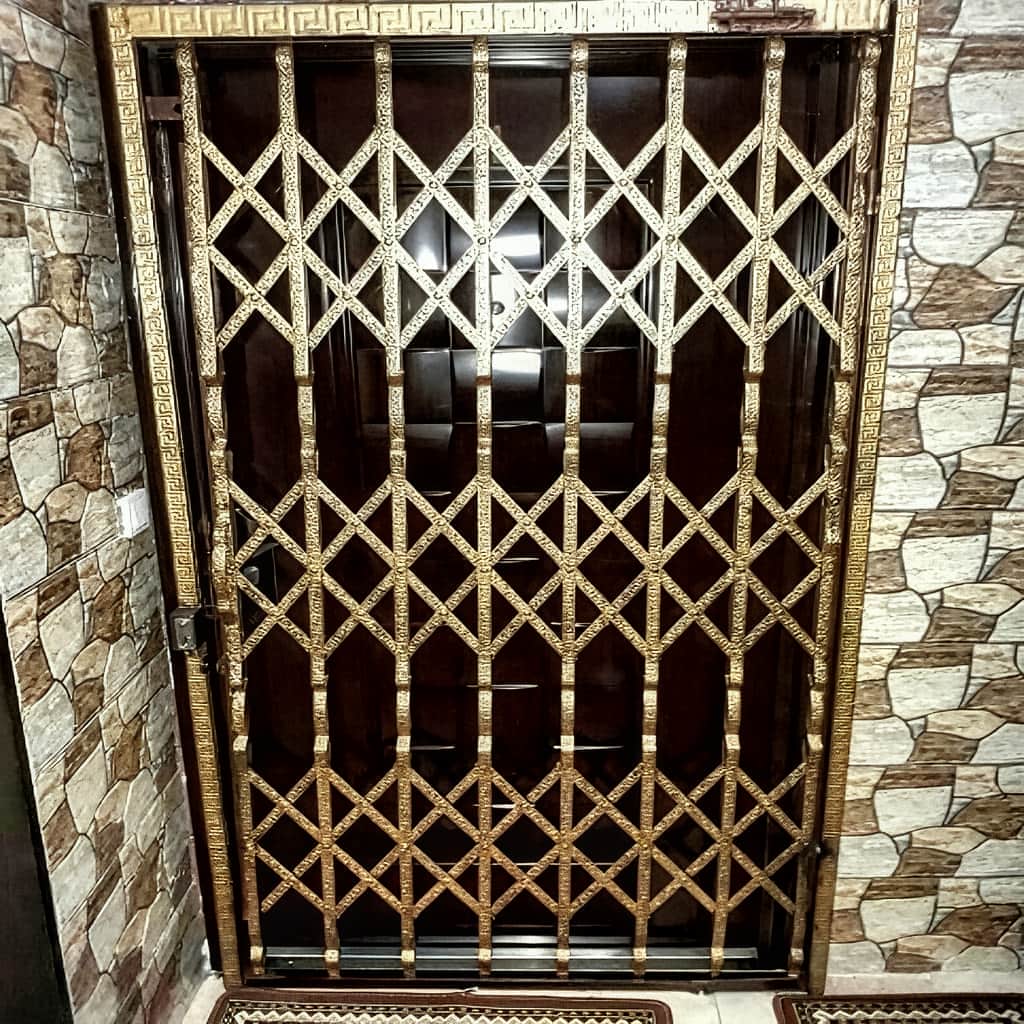 خرید درب آکاردئونی سه&zwnj;گل در گنبدکاووس