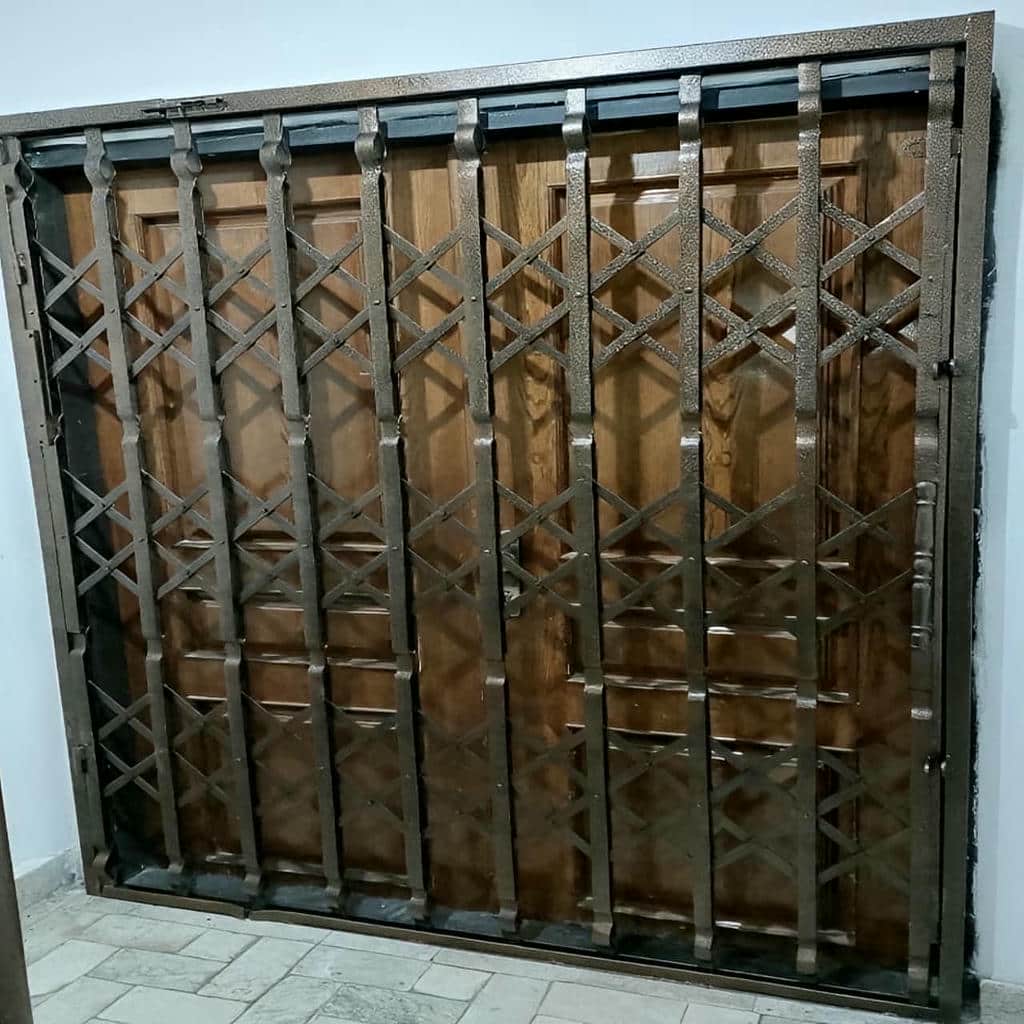 نصب درب آکاردئونی حفاظ آپارتمان قفل مخفی در رفسنجان