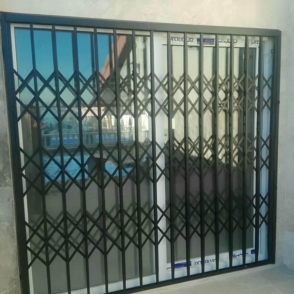 درب آکاردئونی در محمودآباد