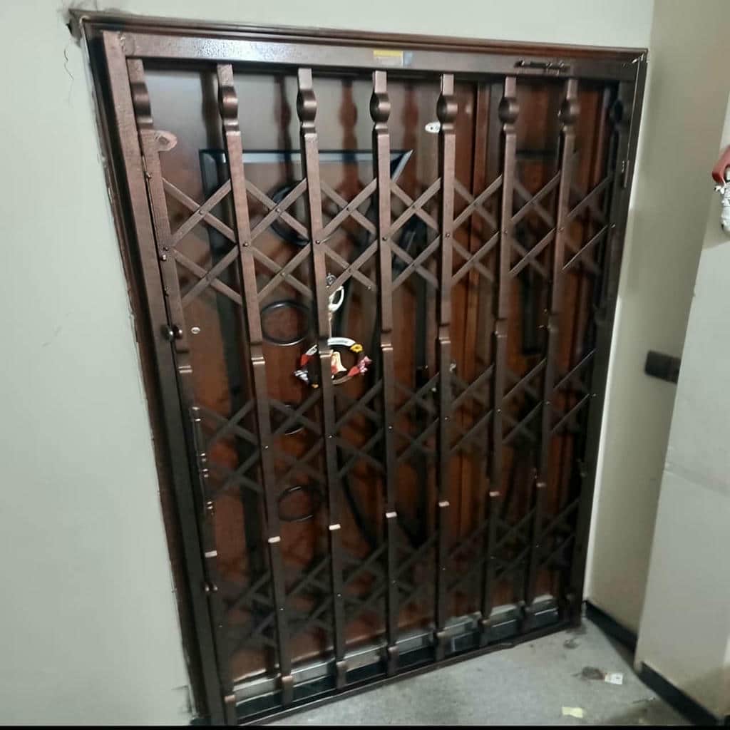 کارخانه درب آکاردئونی تاشو کم&zwnj;جا در گنبدکاووس