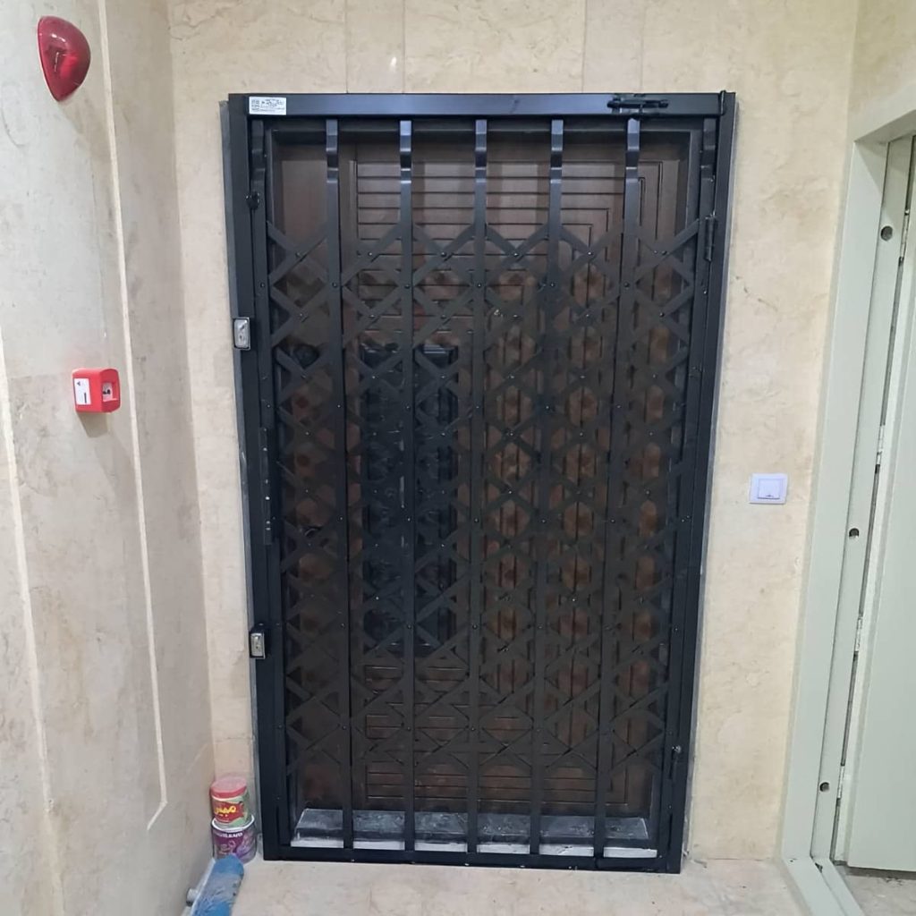 درب آکاردئونی ضد سرقت با قفل ایمنی مقاوم
