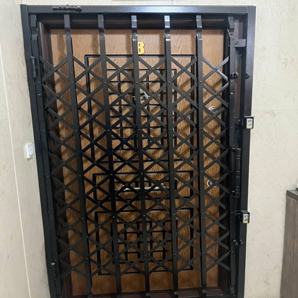 خرید درب آکاردئونی رنگ ضدزنگ در بندر انزلی