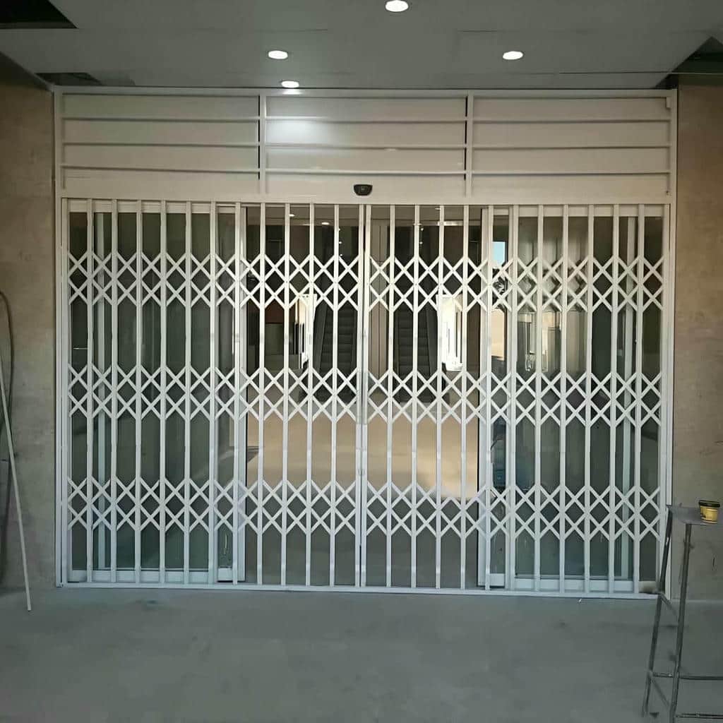 درب آکاردئونی آپارتمان در مهرشهر کرج