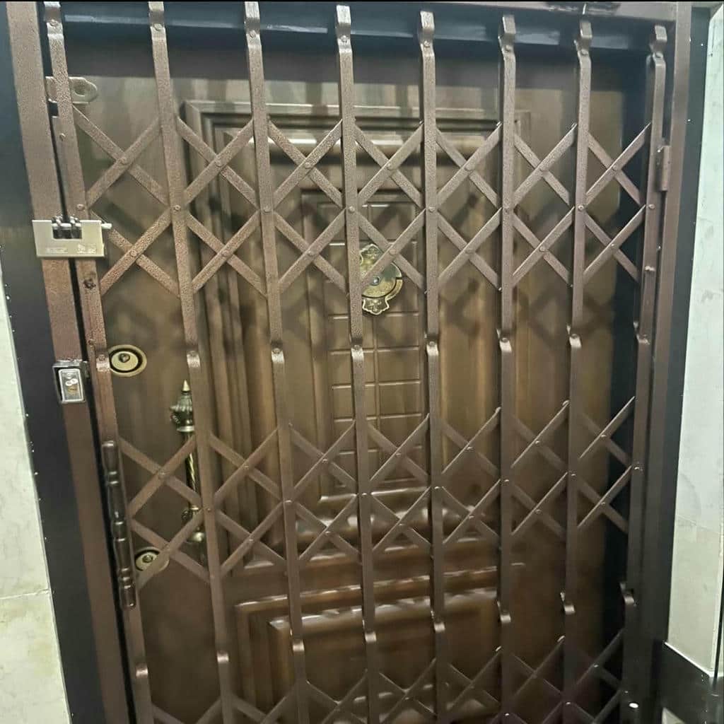 نصب درب آکاردئونی ریل روان در استان مازندران | سهند حفاظ نصب درب آکاردئونی ریل روان در استان مازندران
