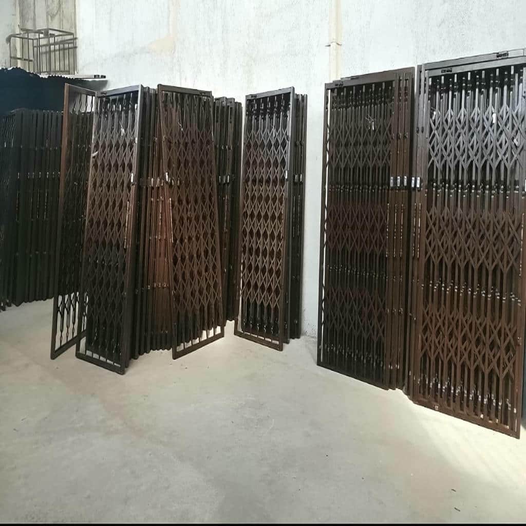 نصب درب آکاردئونی چهارگل در استان گلستان