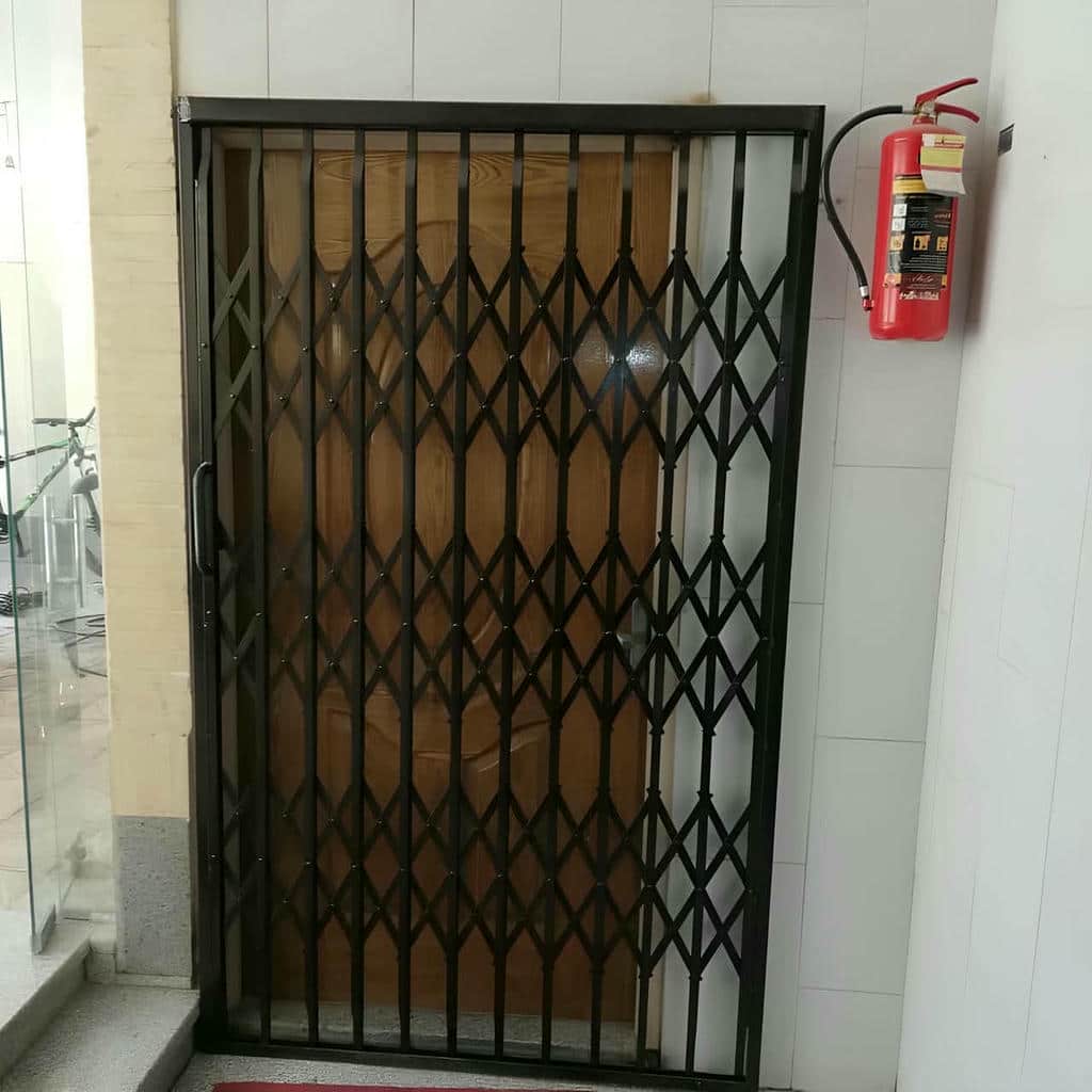 درب آکاردئونی ضد سرقت با قفل ایمنی مقاوم