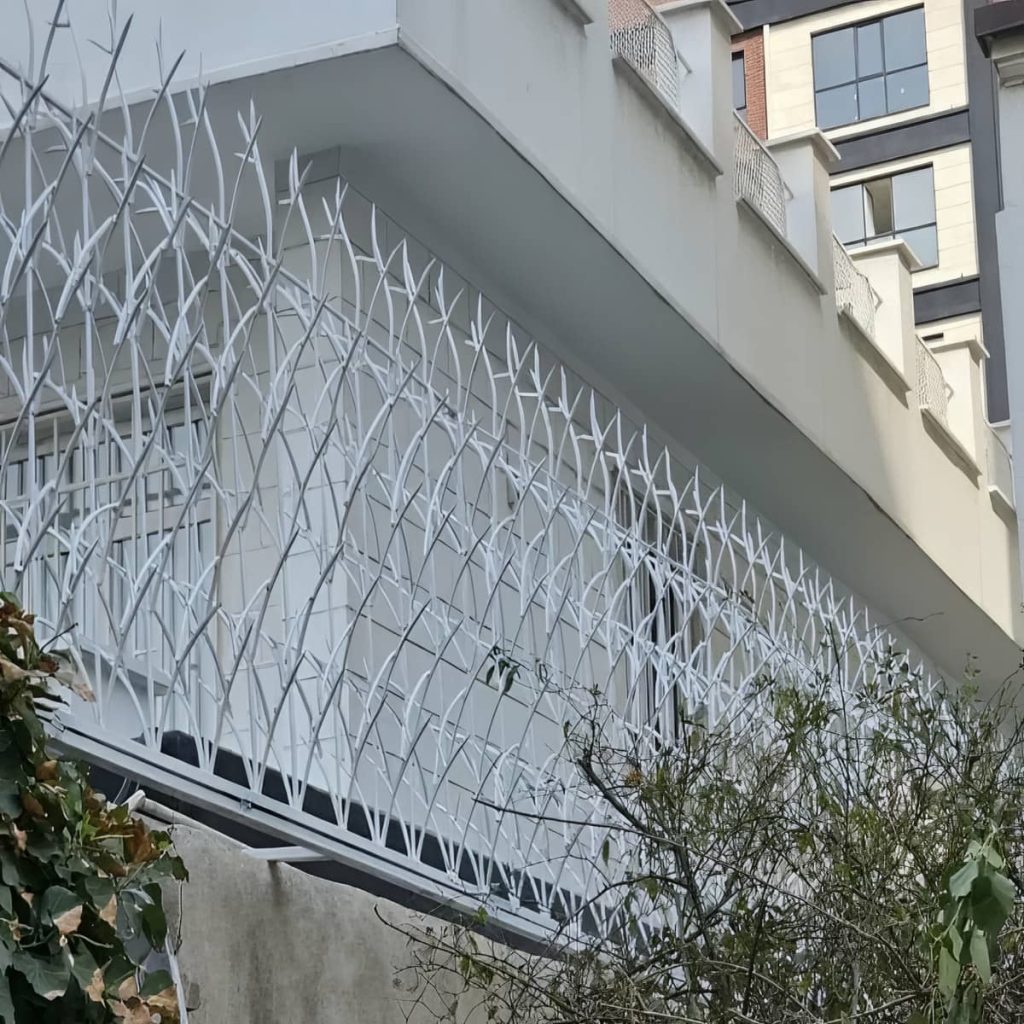 حفاظ شاخ گوزنی در همدان