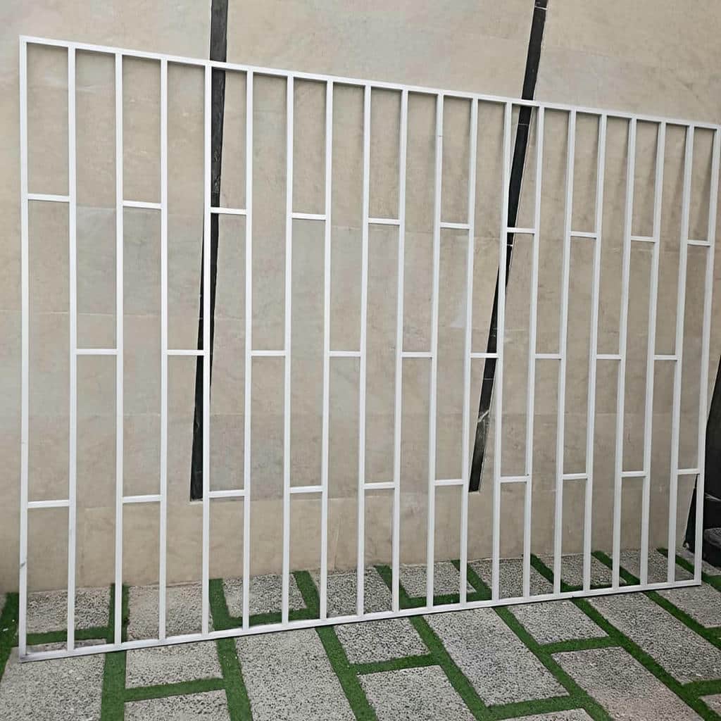 حفاظ پنجره با یراق آلات محکم و استاندارد
