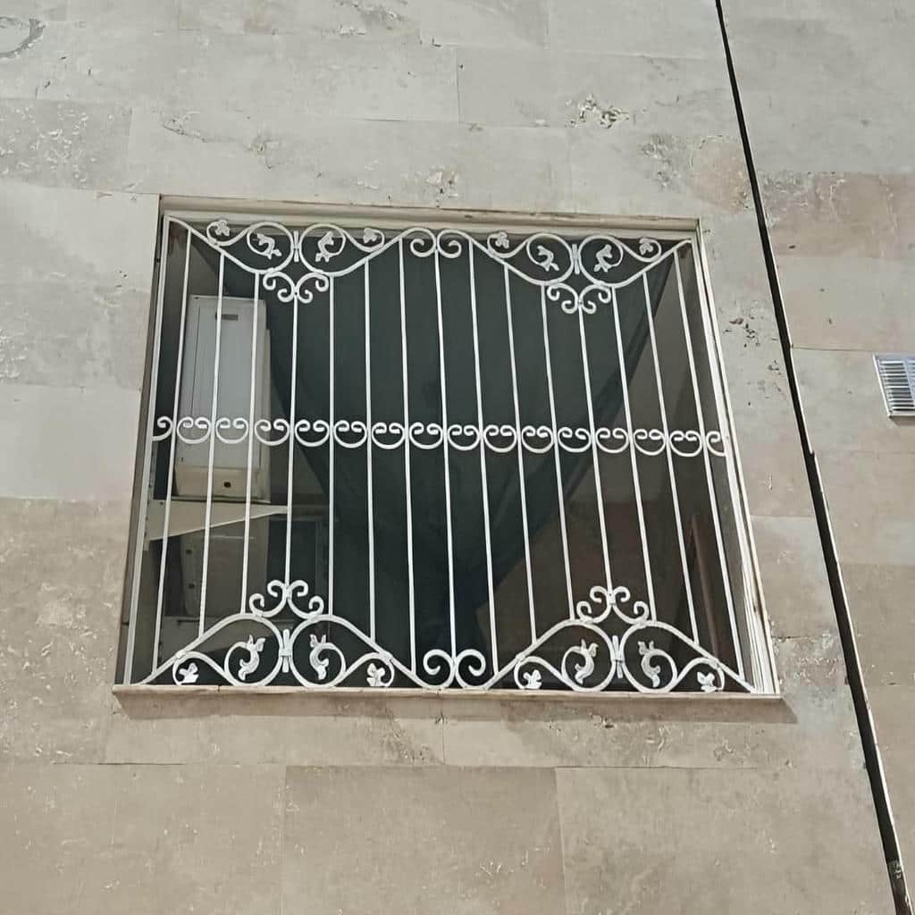 حفاظ پنجره آهنی در لواسان